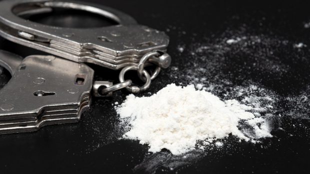 Trei britanici care au consumat și vândut droguri, în timpul unui festival din Constanța, au fost condamnați la închisoare