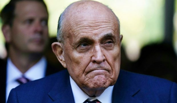 Rudy Giuliani se plânge că nu mai are bani să-și cumpere mâncare și cere donații. Fostul avocat al lui Trump are conturile blocate