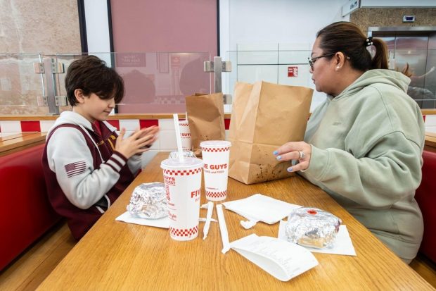 România este la un pas de a ajunge Statele Unite la numărul de oameni obezi
