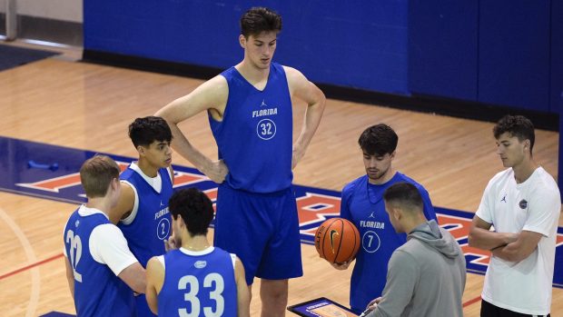 Cel mai înalt tânăr din lume va debuta la Florida Gators, în NCAA. La 18 ani, baschetbalistul canadian Olivier Rioux l-a depășit deja pe Ghiță Mureșan