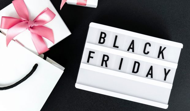 De Black Friday, veniturile magazinelor online din România au crescut cu 18%