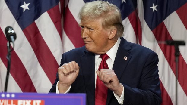 Donald Trump alungă vedetele de la Hollywood. Eva Longoria dezvăluie că a fugit din America „distopică” împreună cu familia ei
