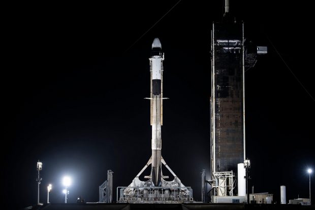 NASA și SpaceX au pus pe orbita Pământului primul satelit făcut din lemn