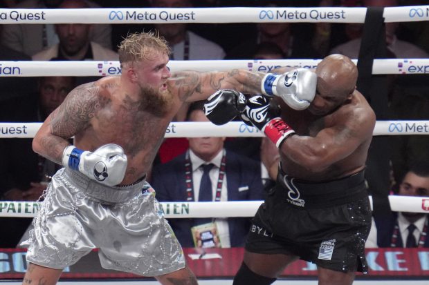 Abonații Netflix raportează „perturbări masive” ale transmisiei meciului de box dintre Mike Tyson și Jake Paul, aflat în desfășurare