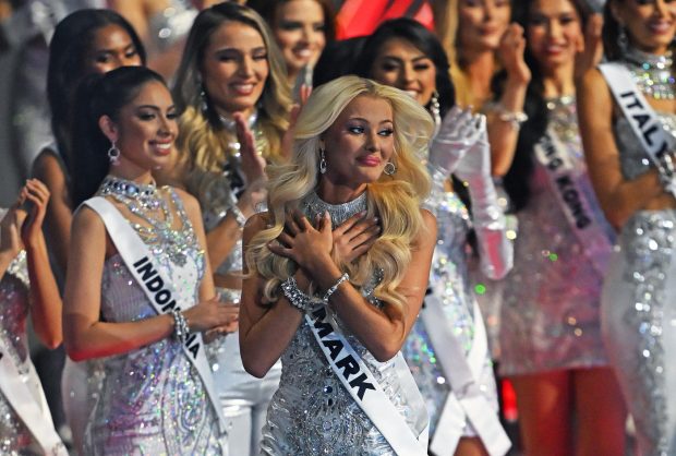 Daneza Victoria Kjær Theilvig a câștigat Miss Univers 2024. România, reprezentată de o bistrițeancă de 32 de ani