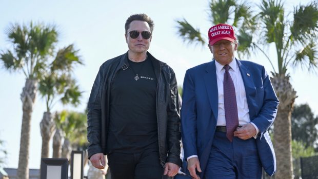 „Trump este un om mic, Musk este un om mare”: un istoric prezice probleme pentru președintele ales