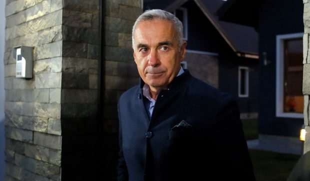 Contrastul financiar al lui Călin Georgescu. Salarii mici vs campanie costisitoare