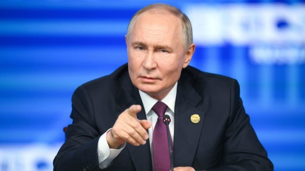„Revolta pornită pe TikTok a României îl încurajează pe Putin”, scrie Politico