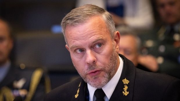 Un înalt oficial NATO le cere liderilor de afaceri să se pregătească pentru „scenariul de război”