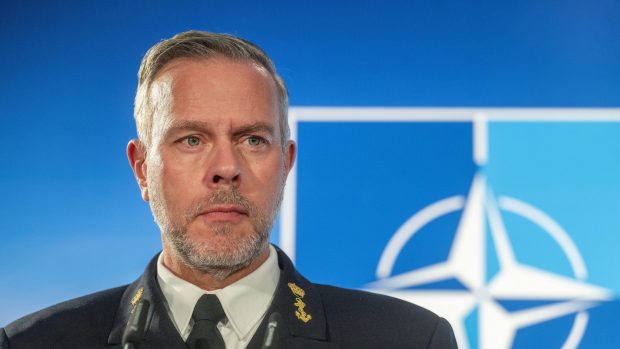 Un amiral NATO a recunocut că amenințările lui Putin contează: „Dacă rușii nu ar fi avut arme nucleare, am fi fost în Ucraina și-i dădeam afară de acolo”