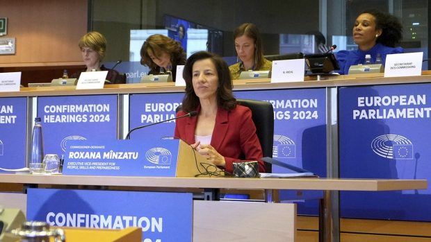 Roxana Mînzatu, validată vicepreşedinte al Comisiei Europene de către Parlamentul European, anunță Marcel Ciolacu
