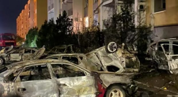 Rușii bombardează puternic Odesa și se apropie de un oraș-cheie pe linia frontului: două blocuri de locuințe distruse și un civil ucis