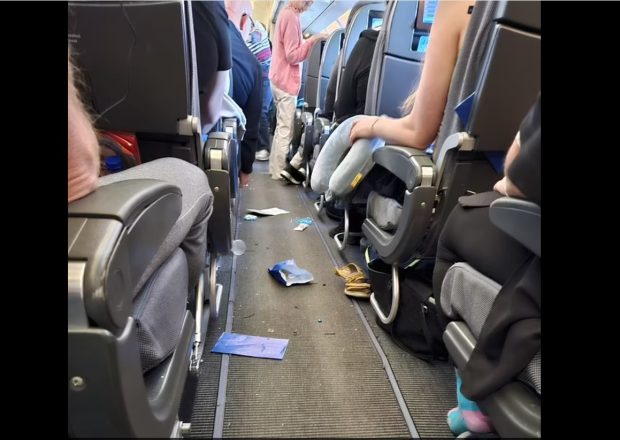 Momentul în care pasagerii unui avion sunt ridicați de pe scaune, de turbulențe | VIDEO