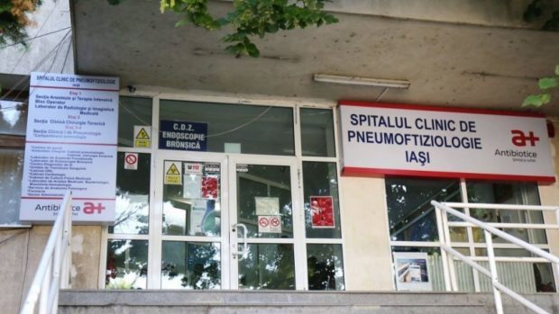 Un spital din Iași a fost amendat după ce un brancardier a murit în timp ce transporta un pacient. Angajatul avea o alcoolemie de 1,71 grame la mie
