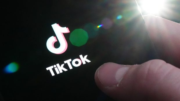 Tik Tok, Instagram și Facebook au fost interzise copiilor sub 16 ani, cea mai strictă lege din lume legată de rețelele sociale a fost adoptată