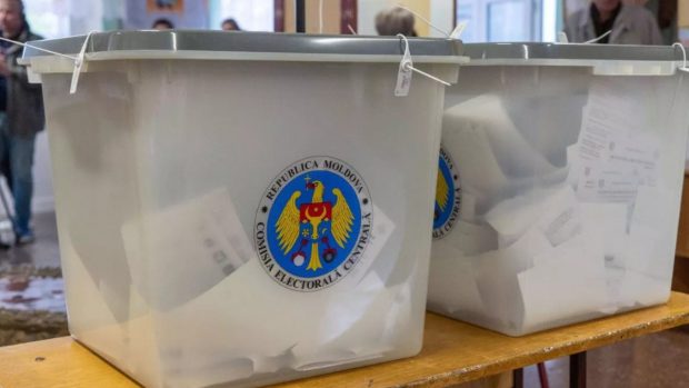 Moldovenii care locuiesc în Rusia au mers la Minsk, Baku şi Chişinău pentru a vota