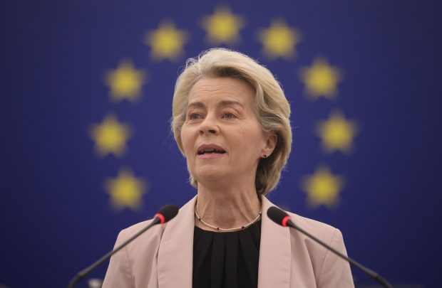 Noua Comisie Europeană, aprobată. Ursula von der Leyen: prima „inițiativă majoră” va fi reducerea decalajului față de SUA și China