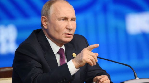 Putin amenință cu armele nucleare, dar va apăsa el butonul roșu? Experții explică de ce nu o va face