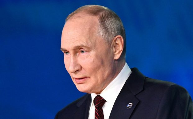 Vladimir Putin l-a felicitat într-un final pe Donald Trump: „Sunt pregătit să reiau contactul”