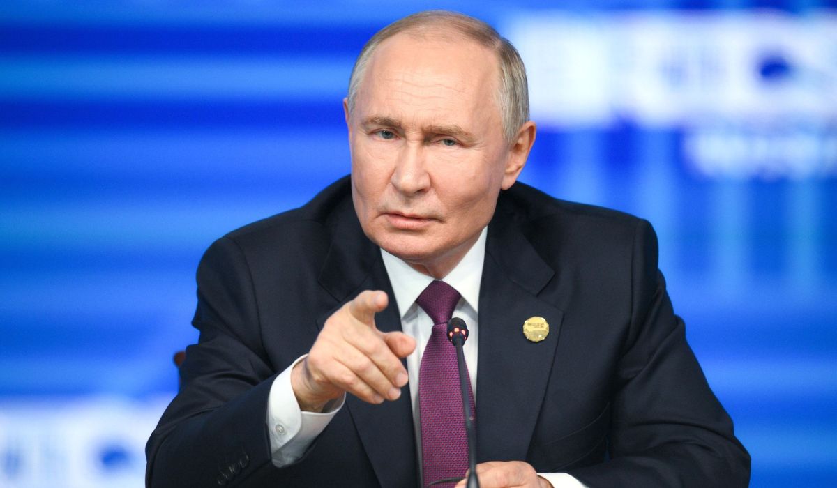 Vladimir Putin spune că Rusia ar putea lovi capitala Kiev cu racheta Oreșnik