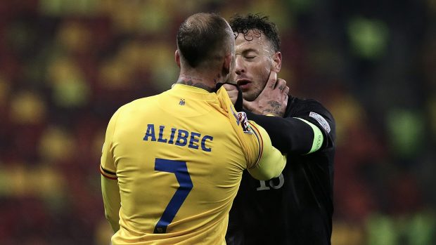 Amir Rrahmani e fotbalistul care a pornit scandalul în meciul România – Kosovo și și-a convins colegii să iasă de pe teren: „Arbitrul nu a vrut să asculte”