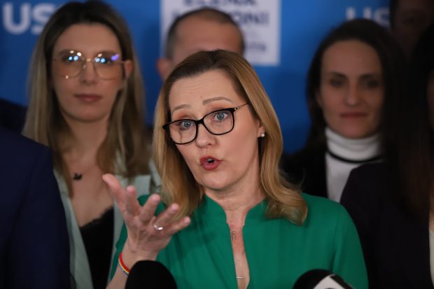 Elena Lasconi: „Sunt sigură că voi intra în turul 2 şi că voi câştiga preşedinţia. Nu pentru că sunt arogantă”