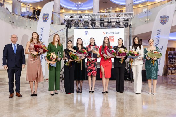 Sportivi de excepție, premiați la Gala Canotajului Românesc. Campionii s-au alăturat campaniei umanitare inițiate de Fundația Ringier pentru a-l ajuta pe Alex, bolnav de cancer, să strângă 250.000 de euro pentru imunoterapie