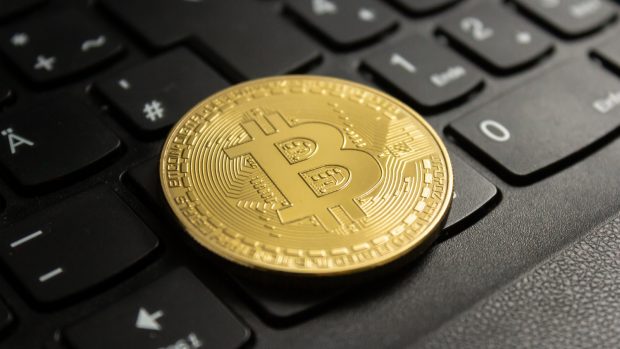 Numărul europenilor care dețin monede virtuale s-a dublat în ultimul deceniu. În 13 țări din UE, peste 10% din populație a investit în crypto