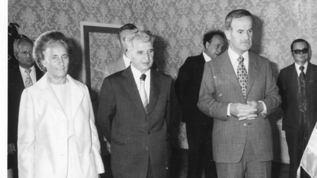 Legătura dictatorilor sirieni cu România. Ceaușescu i-a construit lui Hafez al-Assad o rafinărie, fabrici și stații electrice