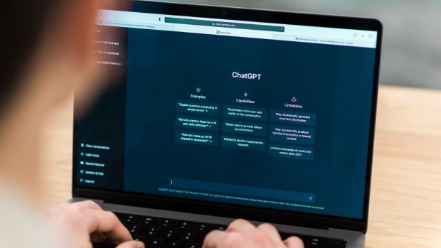 ChatGPT este vulnerabil la manipulare și înșelăciuni, arată noi teste: „Modelul produce conținut care a fost practic virusat”