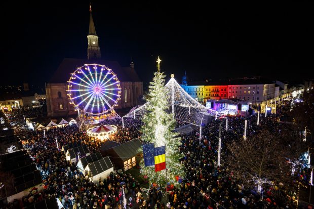 Spectacol de drone și de lumini în Piața Unirii din Cluj, la miezul nopții