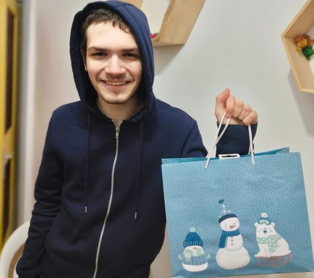 Adolescent de 17 ani, din București, diagnosticat cu autism, dispărut fără urmă. Poliția cere ajutorul cetățenilor