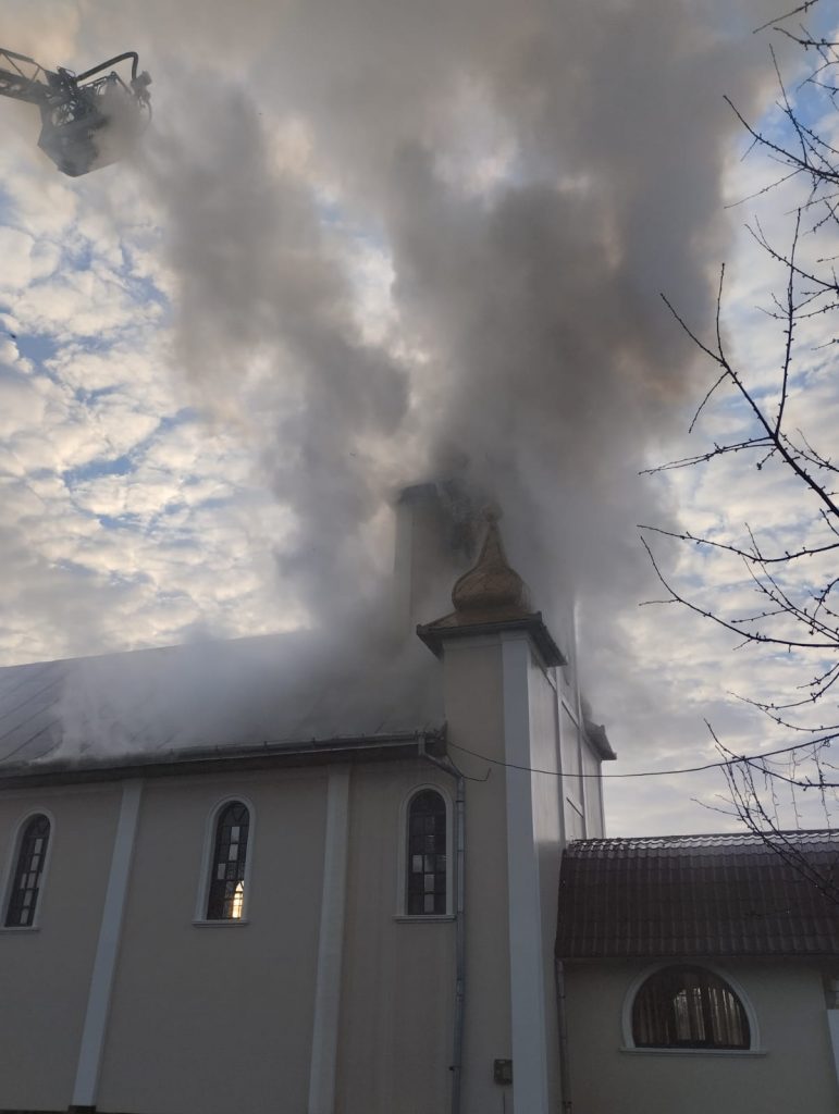 Incendiu la Biserica Greco-Catolică din Crăciunești