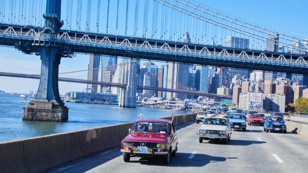Șapte modele clasice de Dacia au făcut turul orașului New York de Ziua Națională a României