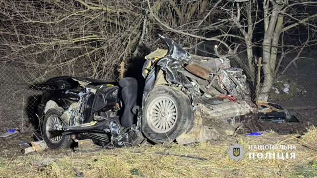 Momente de groază pentru un șofer de TIR din Moldova, cinci tineri au murit într-un BMW care a intrat direct în el, pe o șosea din Ucraina