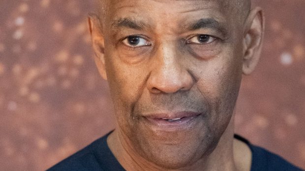 Denzel Washington s-a botezat, cu doar câteva zile înainte de a împlini vârsta de 70 de ani