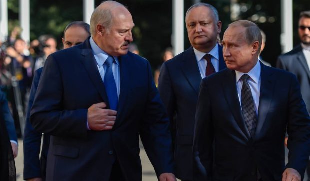 Alexandr Lukașenko și-a dat seama că Putin nu poate proteja dictatorii, după căderea regimului Assad: „Are o frică sălbatică, timpul lui se scurge”