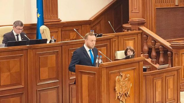 Șeful Serviciului de Informații din Moldova spune că Rusia va încerca să obţină controlul asupra Parlamentului de la Chişinău