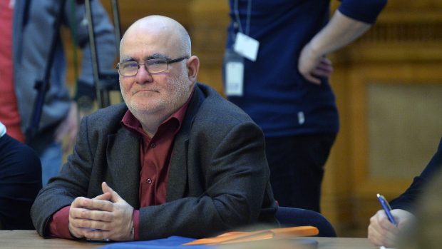 Alfred Bulai își cere postul și banii înapoi, după ce a fost „concediat prin e-mail” de comisia de etică