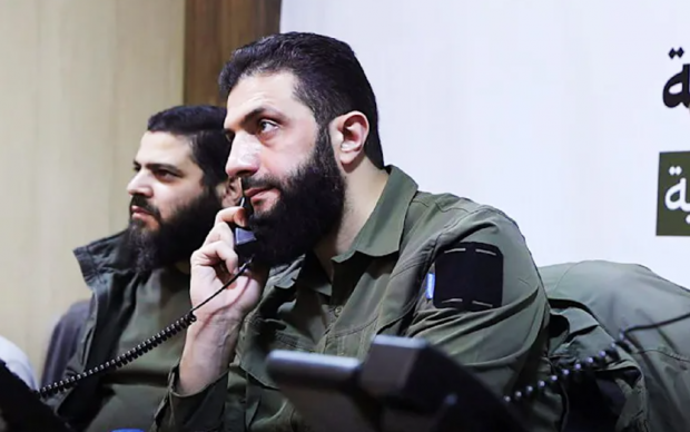 El e omul „în fața căruia Assad tremură”. Abu Muhammad al-Jaulani conduce ofensiva rebelilor în Siria și SUA oferă 10 milioane de dolari recompensă pentru prinderea lui