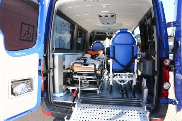 Șoferul beat a adormit și a lăsat o femeie închisă în ambulanță timp de 6 ore, în Germania