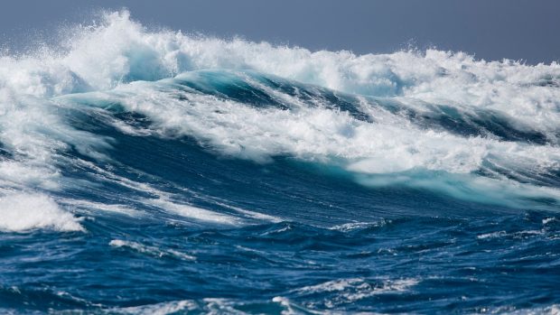 Locul în care turiștii se duc doar pentru a simți pericolul: „Cea mai de temut bucată de ocean de pe glob”