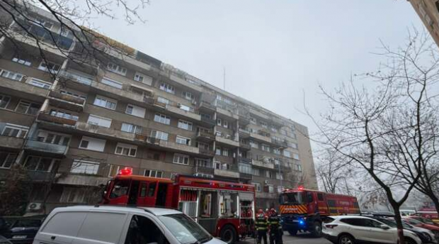 Incendiu într-un bloc din centrul Timișoarei. 40 de oameni au fost evacuați, o persoană s-a intoxicat cu fum