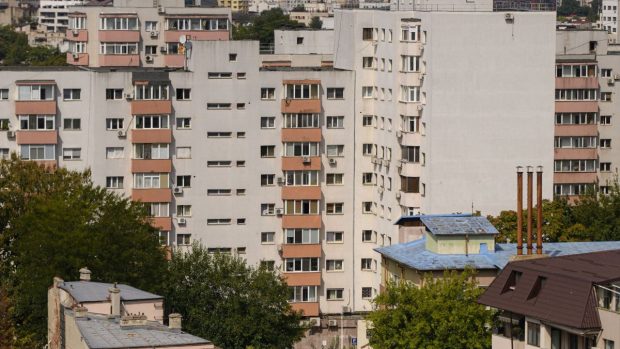 Impozit redus în Craiova pentru cei care contribuie la anveloparea blocurilor