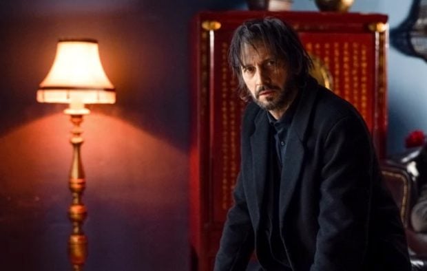 Imagine Stire Melodia cântată de oameni când îl văd pe Bogdan Farcaș pe stradă. Actorul e cunoscut de toată țara drept Ciomag din „Clanul” | 2review.ro