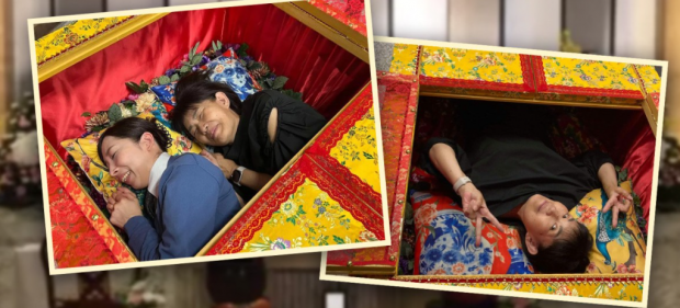 O casă de pompe funebre din Japonia oferă serviciul de „stat întins în sicriu”: „Puteți reflecta mai bine asupra vieții”