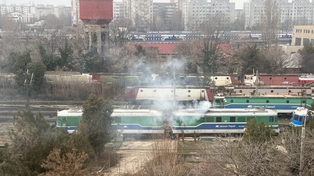 Locuitorii cartierului Grivița din București se plâng de poluarea cauzată de locomotive: „E imposibil să deschizi geamul”