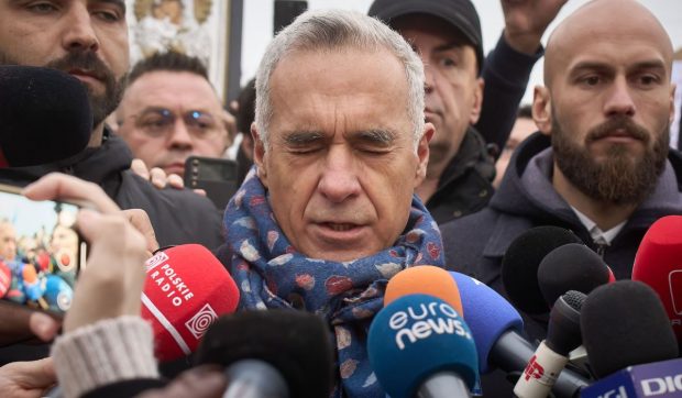 Scurt tratat de georgescologie. Cel mai poet dintre şarlatani