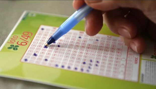 Câștigătorul premiului Loto 6/49 din 1 decembrie 2024 și-a ridicat premiul de la Loteria Română