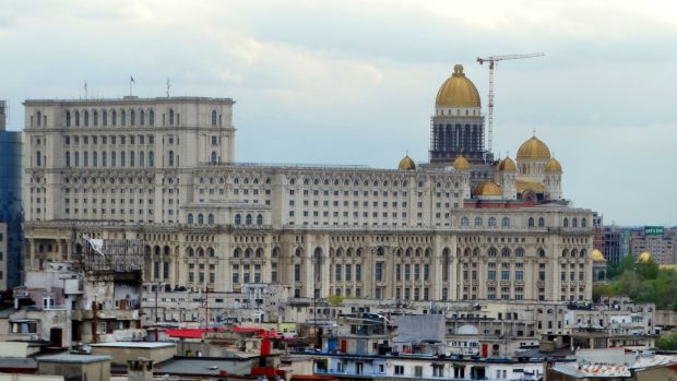 Primarul sectorului 1, George Tuță, vrea să aloce o sumă uriașă pentru Catedrala Mântuirii Neamului
